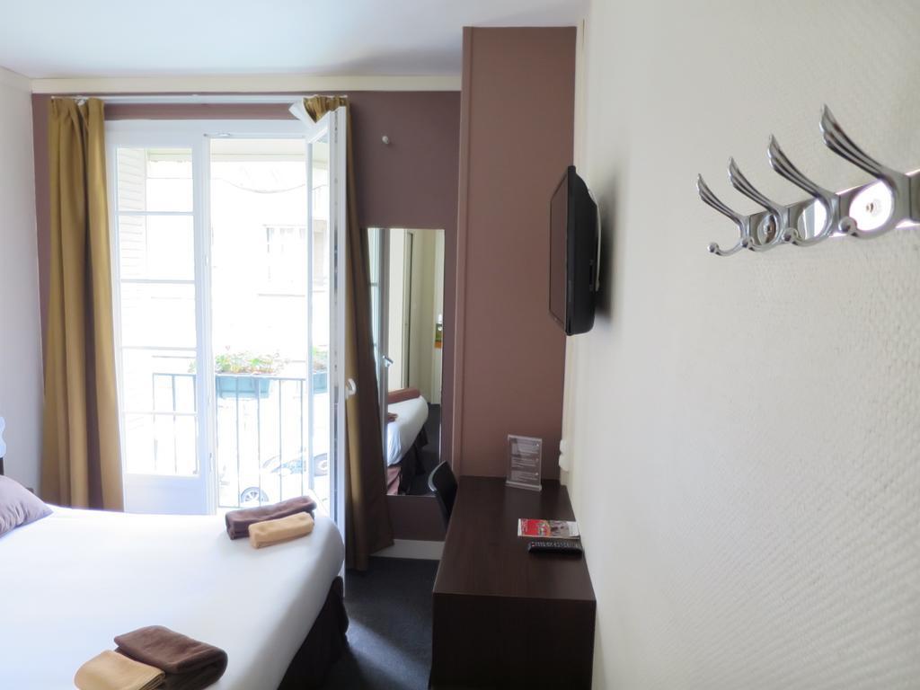 Hotel De La Paix Caen Room photo